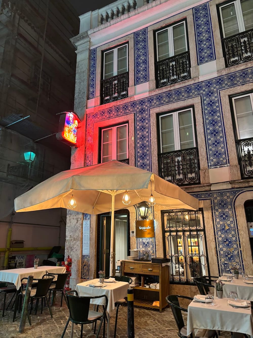 Miami Mami Esplanada exterior de restaurante com fachada revestida de azulejos